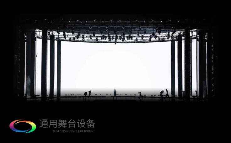 視覺(jué)屏幕為主、條狀LED屏幕、燈光設(shè)備及舞臺(tái)幕布詮釋當(dāng)下舞臺(tái)設(shè)計(jì)潮流