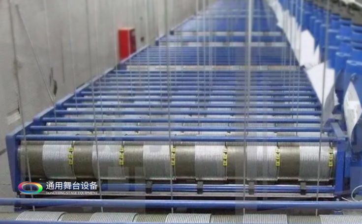 單層纏繞舞臺吊桿機（定制型）：行程檢測、沖頂保護、松疊繩保護、超載保護、變頻調(diào)速、單、多臺編組運行