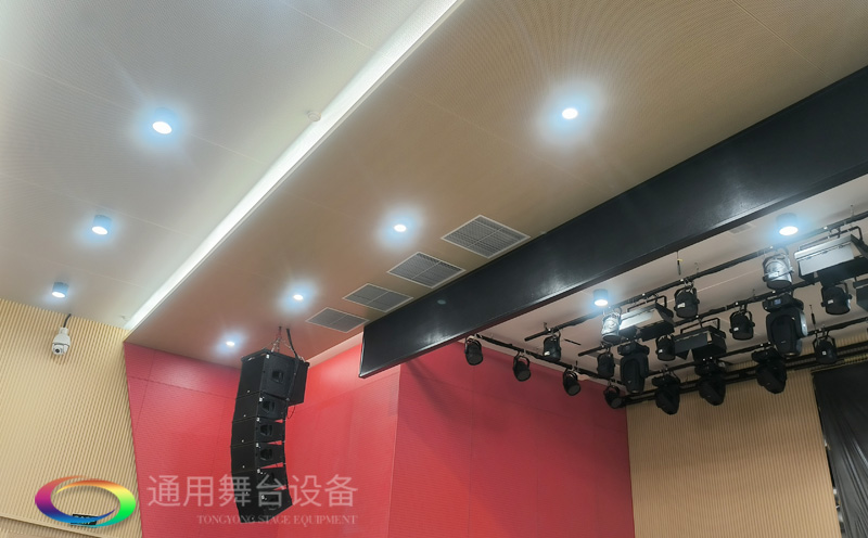 高顏值+實(shí)力派！通用舞臺(tái)吊桿成功打造某中學(xué)智慧化多功能報(bào)告廳項(xiàng)目