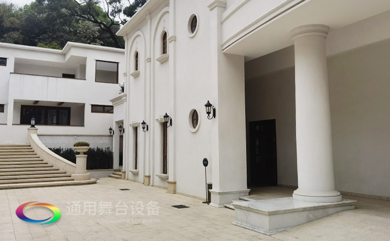 泰州通用舞臺(tái)設(shè)備、舞臺(tái)吊桿幕布承建廣州南方劇院舞臺(tái)項(xiàng)目