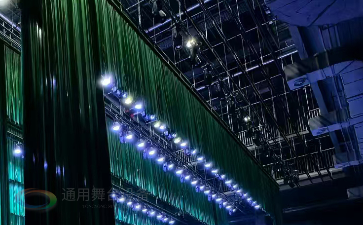 通用舞臺設(shè)備興化將軍路小學(xué)報(bào)告廳舞臺吊桿項(xiàng)目