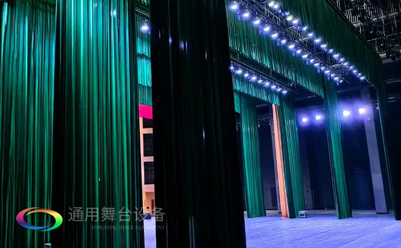助力教育領(lǐng)域舞臺(tái)建設(shè)，推動(dòng)校園文化發(fā)展！星海中學(xué)報(bào)告廳幕布、舞臺(tái)吊桿等建設(shè)項(xiàng)目